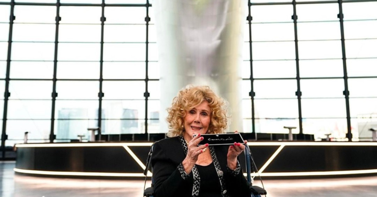 Who is Mark Davis’ Wife? Exploring Carol Davis’ Life and Biography Who is Mark Davis’ Wife? Exploring Carol Davis’ Life and Biography